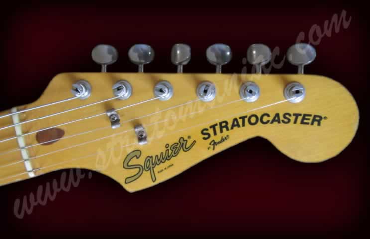 Squier JV Serie SST45 Stratocaster